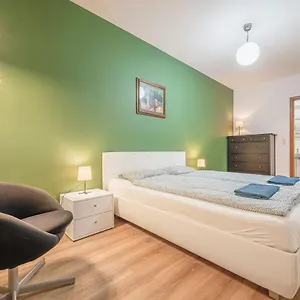 Modern With Garage , Budapest Ungheria