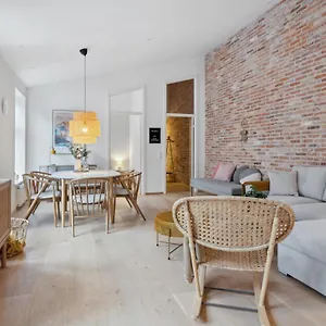 central-3-bedroom-apartment-with-huge-terrace-including.skagenhotels.net/
